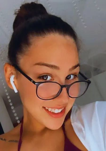 Я Nora, 23, из Рима, ищу знакомство