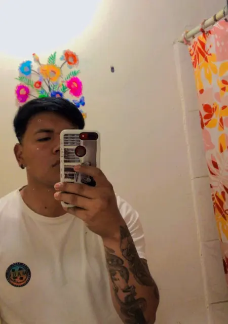 Я Coiguti, 25, знакомлюсь на одну ночь в Икике