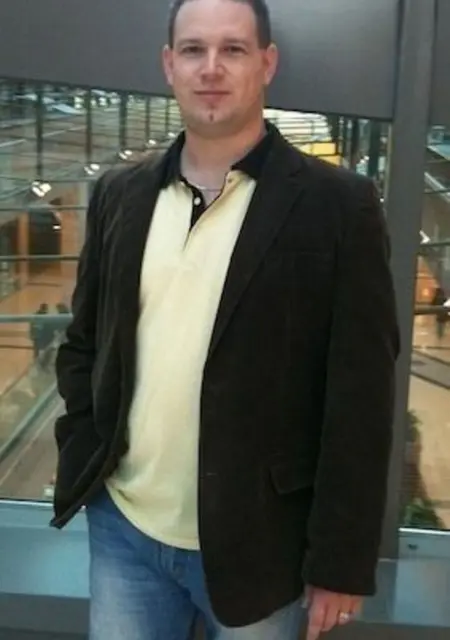 Marcin из Варшавы, мне 43, познакомлюсь