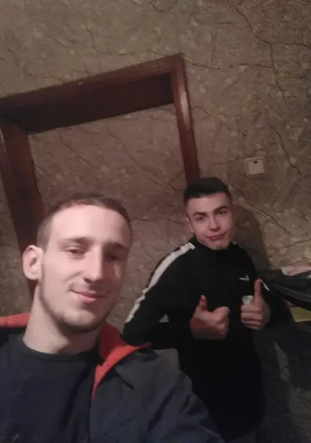 Я Андрій, 27 років з Старокостянтинів, шукаю знайомства на одну ніч