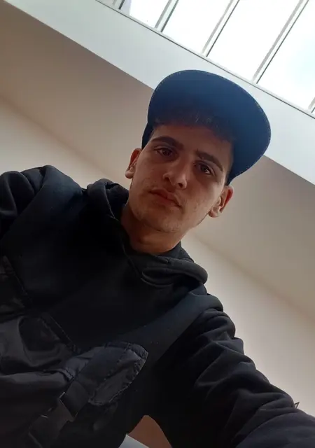 Я Alerondososa, 24, знакомлюсь без обязательств в Конверсано