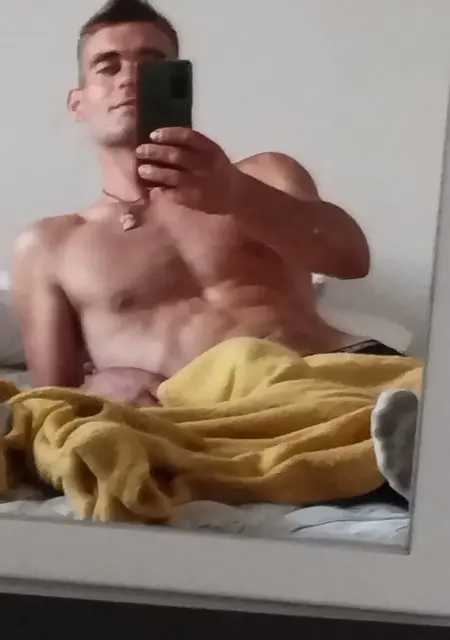 Soy Alex, 26 años, conociéndome para relación sin ataduras en Madrid