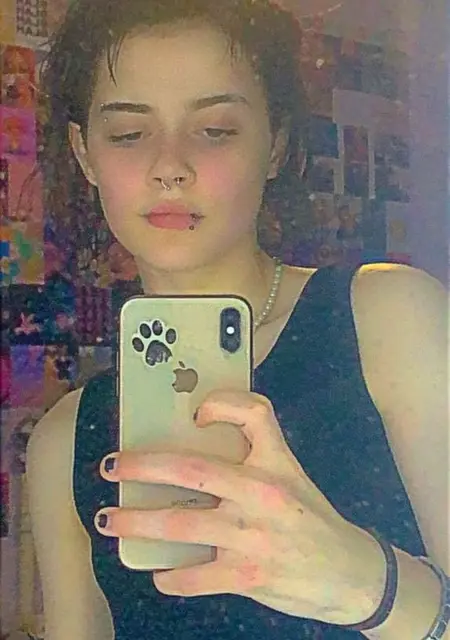 Ani-Bethan from London, 18 years old, ready to meet