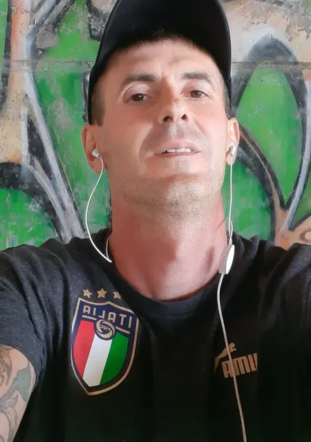 Серж з Полтавы, мені 44 років, познайомлюсь на одну ніч