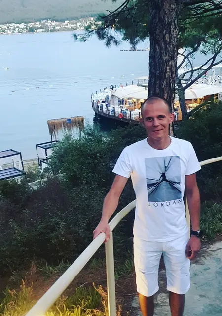 Я Олег, 30 років з Хмельницького, шукаю знайомство для дружби