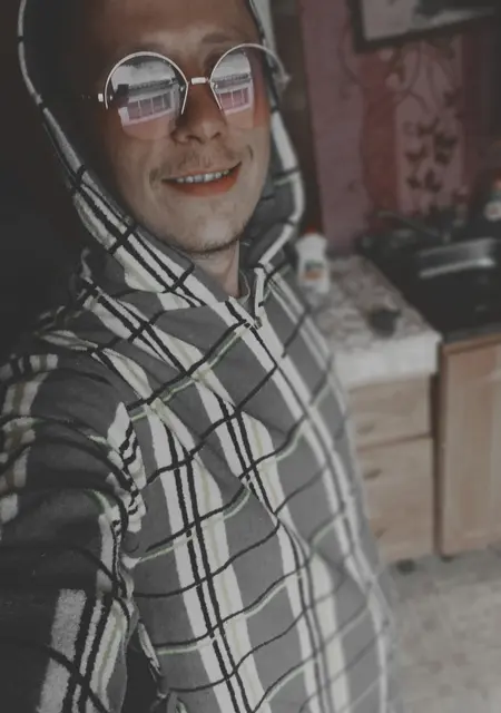 Я Димон, 29, знакомлюсь на одну ночь в Донецке