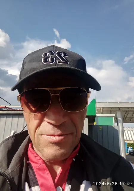 Я Мтша, 51, знакомлюсь для открытые отношения в Киеве