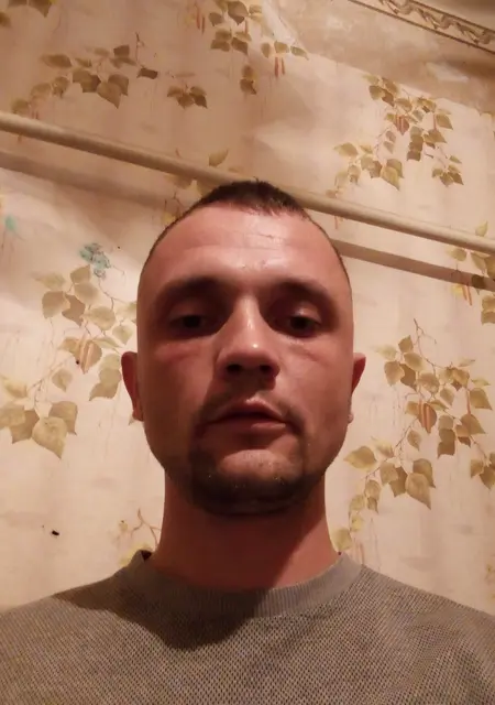 Я Сергей, 34, из Новопскова, ищу знакомство для приятного времяпровождения