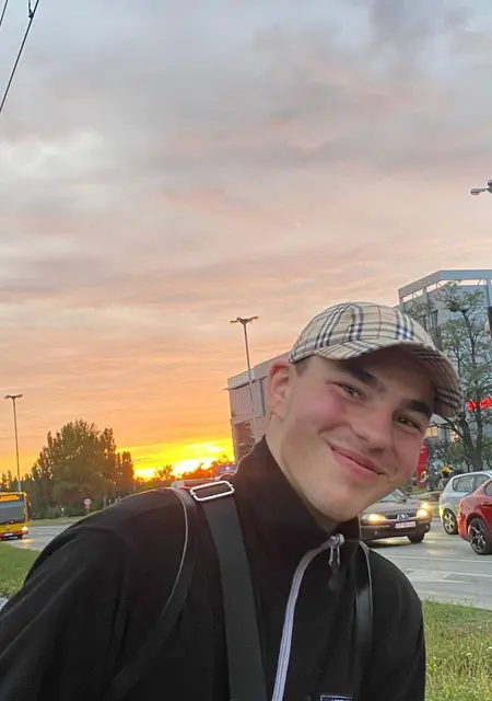 Андрей з Запоріжжя, шукаю на сайті постійні стосунки