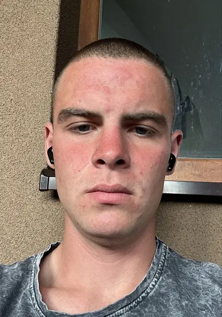 Руслан из Кременчуга, ищу на сайте знакомства без обязательств