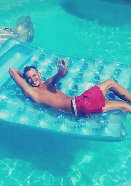 Я Alfons, 32, знакомлюсь для приятного времяпровождения в Барселоне