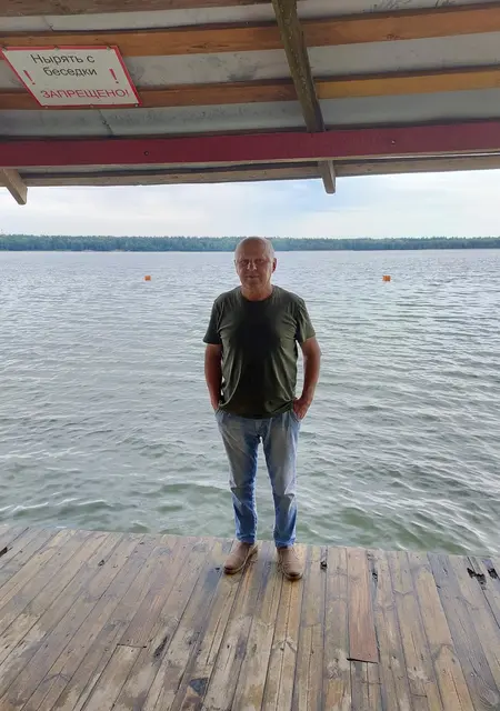 Виктор из Солигорска, мне 52, познакомлюсь на одну ночь