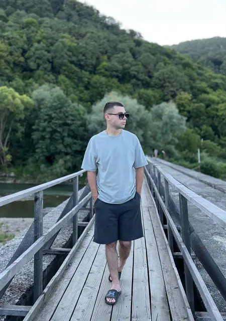 Я Олег, 27, из Мукачева, ищу знакомства без обязательств