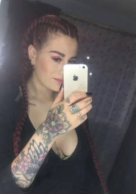 Я Mia, 28, из Мадрида, ищу знакомства на одну ночь