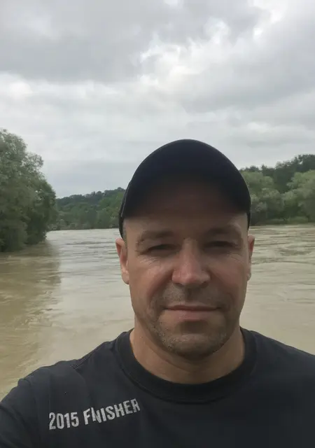 Я Олександр, 25, знакомлюсь для приятного времяпровождения в Снятыне