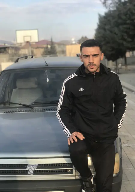 Я Kaan, 24, из Османия, ищу знакомства без обязательств