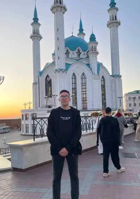 Анатолий из Ареццо, ищу на сайте знакомства на одну ночь