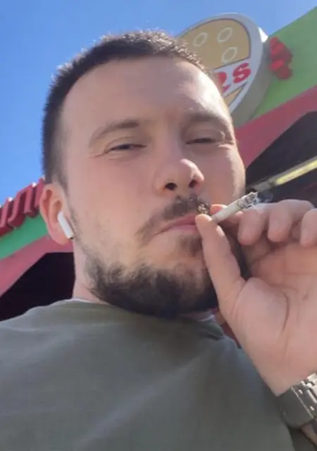Oleg de Málaga, tengo 31 años, listo para conocer para viaje