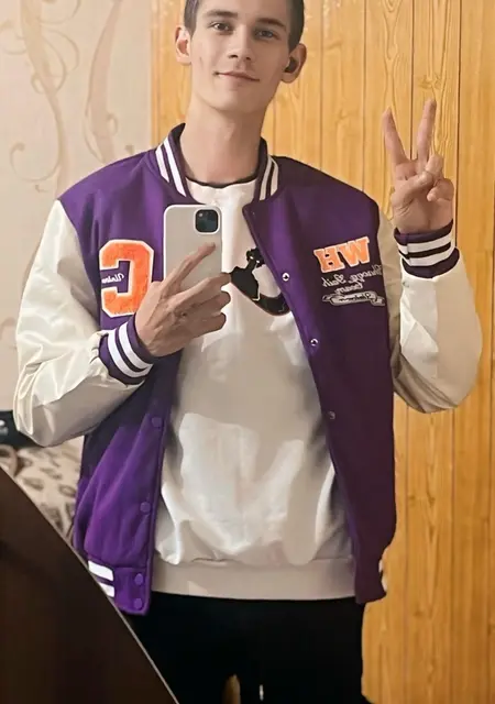 Олег из Амстердама, мне 25, познакомлюсь для дружбы