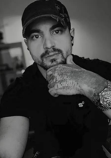 Я Саша, 26, знакомлюсь для приятного времяпровождения в Киеве