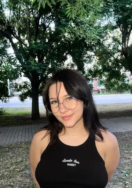 Я Анна, 20, знакомлюсь для открытые отношения в Николаеве