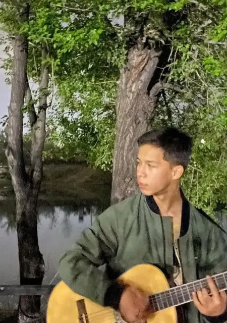 Я Илларион, 19, знакомлюсь без обязательств в Ташкенте