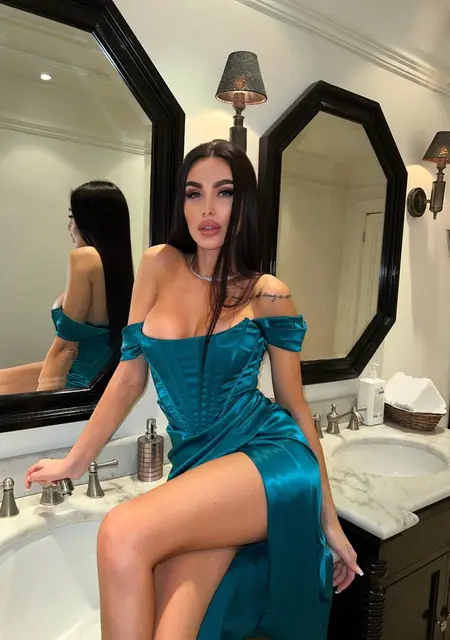 Алиса из Франкфурта-на-майне, мне 27, познакомлюсь на одну ночь