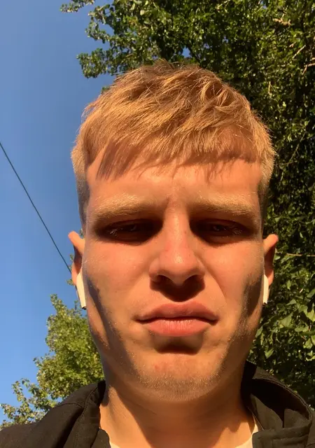 Я Дмитро, 21, знакомлюсь на одну ночь в Ровно