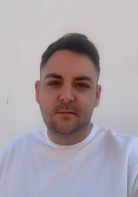 Angel de Madrid, tengo 35 años, listo para conocer para lío de una noche