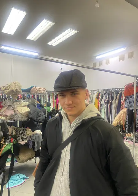 Я Денис, 20, из Киева, ищу знакомство для постоянных отношений