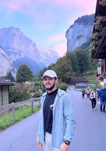 Георгій из Риксансар, мне 25, познакомлюсь для общения