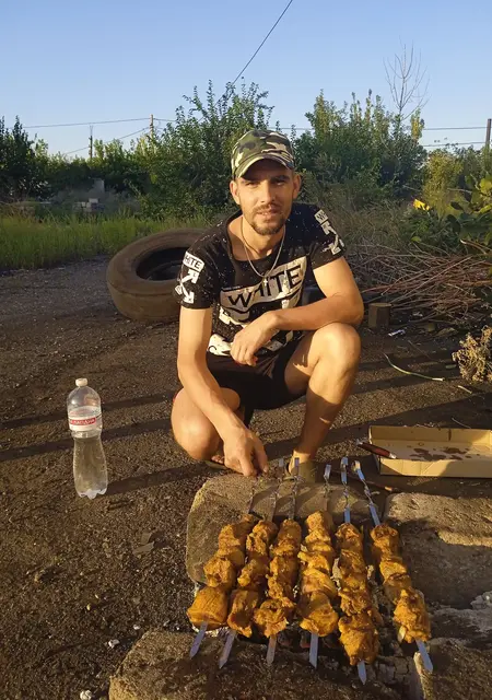 Vort из Мирнограда, мне 30, познакомлюсь на одну ночь