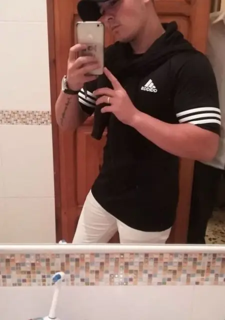 Manuel из Мадрида, мне 22, познакомлюсь