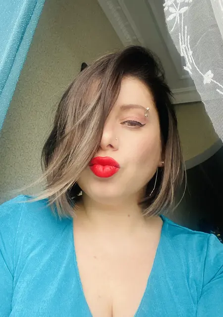 Нати из Трабзона, ищу на сайте общение