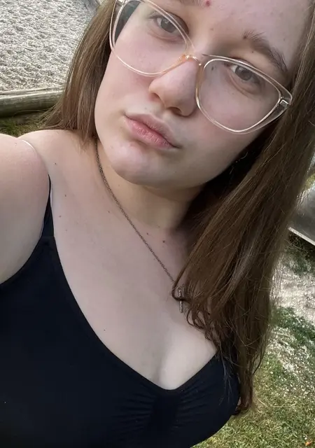 Я Gabriela, 18, знакомлюсь без обязательств в Праге