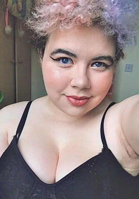 I'm Teddy, 22 from London, seeking connections