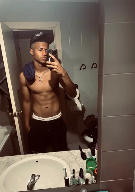 Bryan de Sevilla, busco en el sitio relación sin ataduras