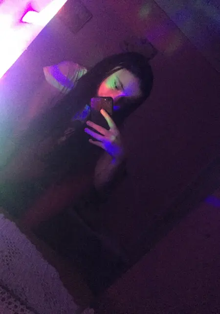 Я Саша, 23 років, знайомлюсь для спілкування у Чернівцях