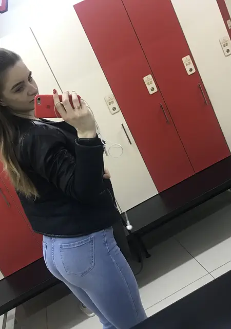 Евгения из Донецка, ищу на сайте постоянные отношения