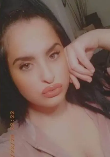 Yvonne из Афин, мне 20, познакомлюсь на одну ночь