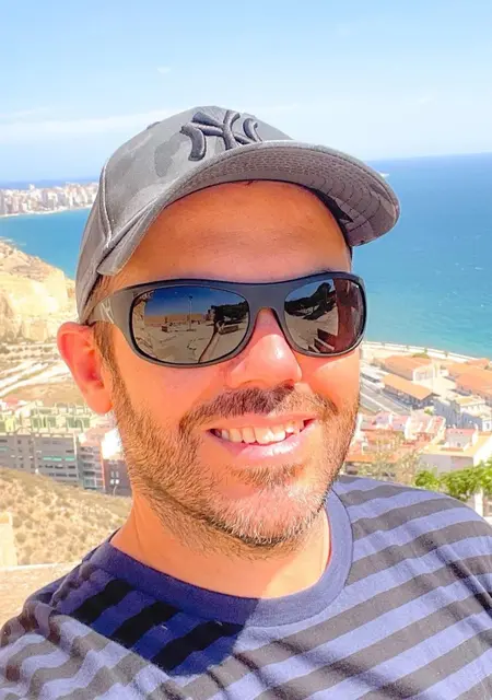 Soy Paulo, 40 años de Alcúdia, busco conocer gente para relación sin ataduras