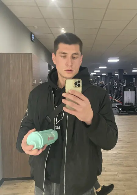 Костянтин из Днепра, ищу на сайте знакомства без обязательств