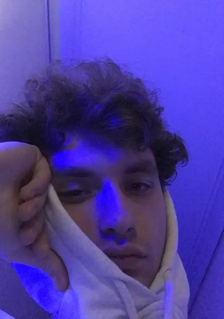 Рафаель из Актау, мне 26, познакомлюсь для приятного времяпровождения