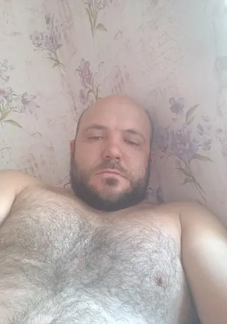 Максим из Новопскова, мне 42, познакомлюсь для дружбы