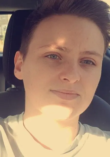 I'm Lauren, 23 from London, seeking connections