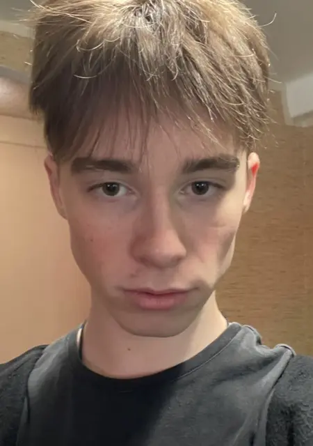 Я Егор, 19, из Харькова, ищу знакомство для дружбы