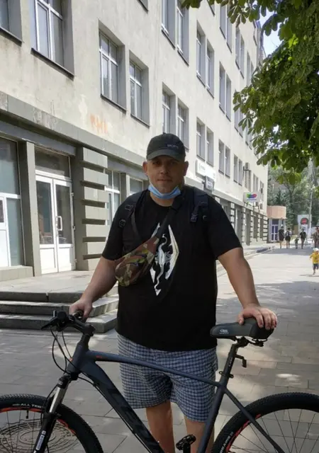 Я Алексей, 44 років з Маріуполя, шукаю знайомства на одну ніч