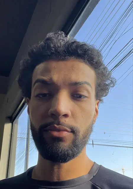 Я Matheus, 24, из Итапева, ищу знакомство для постоянных отношений