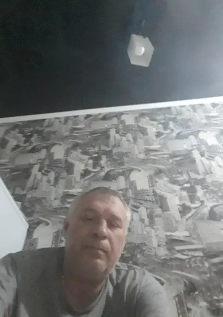 Виталий из Херсона, мне 55, познакомлюсь на одну ночь