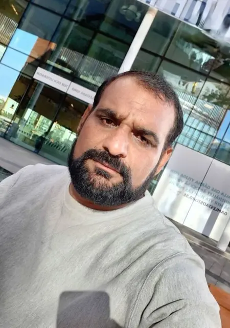 Malik из Афин, мне 38, познакомлюсь